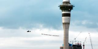 Hnry: Hnry Plane Banner
